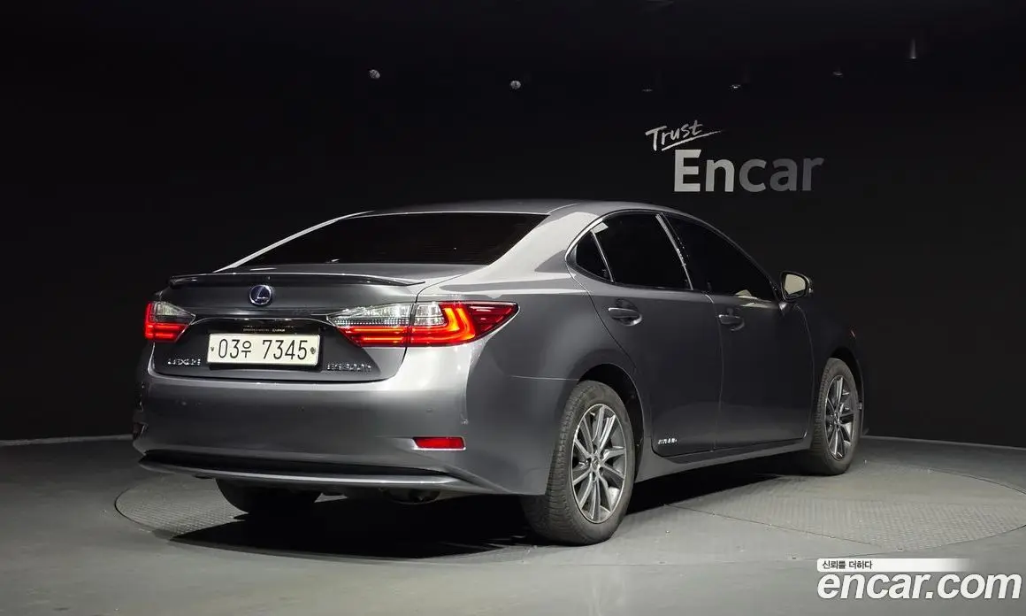 Lexus ES 2017 2.5 автомат (гидро), фото 2 Lexus ES 2017 2.5 автомат (гидро), фото 2