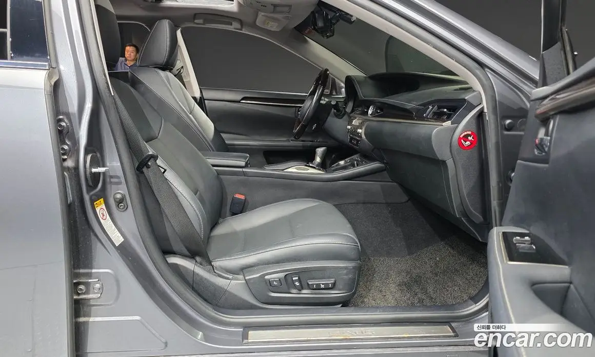 Lexus ES 2017 2.5 автомат (гидро), фото 11 Lexus ES 2017 2.5 автомат (гидро), фото 11
