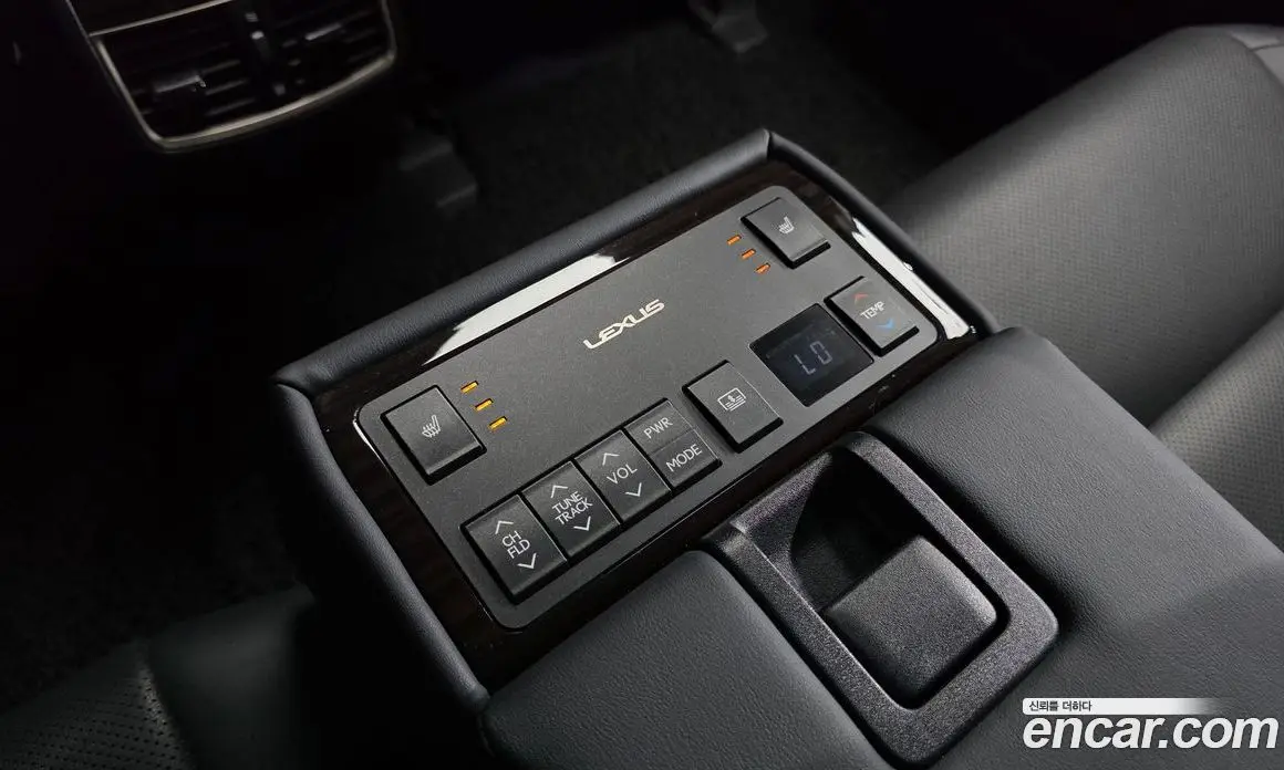 Lexus ES 2017 2.5 автомат (гидро), фото 18 Lexus ES 2017 2.5 автомат (гидро), фото 18