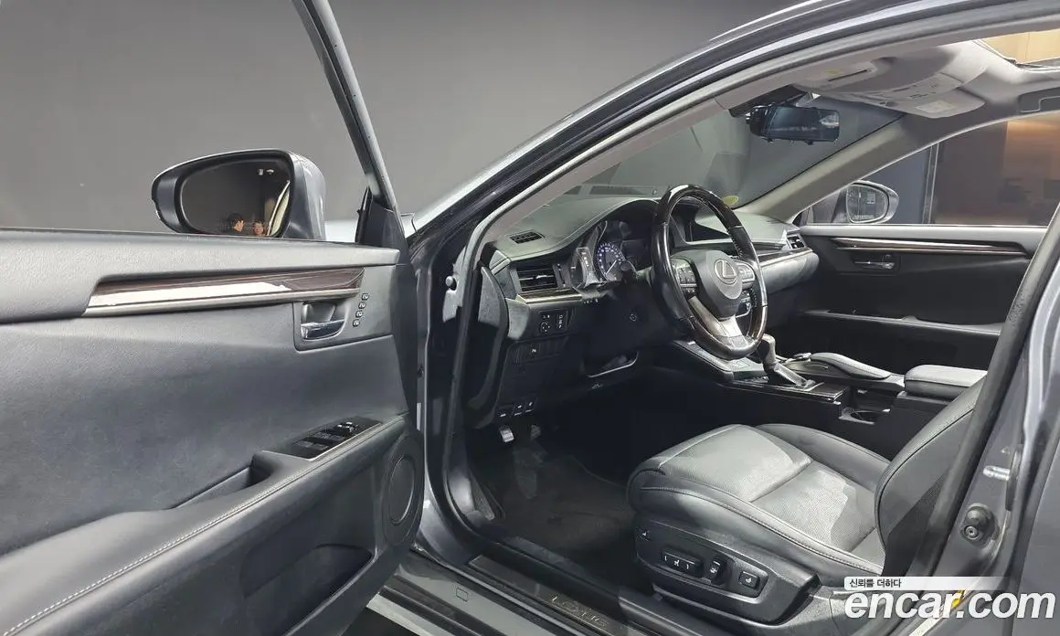 Lexus ES 2017 2.5 автомат (гидро), фото 10 Lexus ES 2017 2.5 автомат (гидро), фото 10