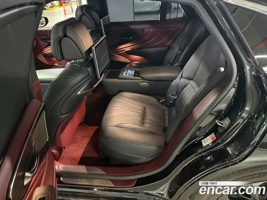 Lexus LS 2023 3.5 автомат (гидро), фото 20 Lexus LS 2023 3.5 автомат (гидро), фото 20