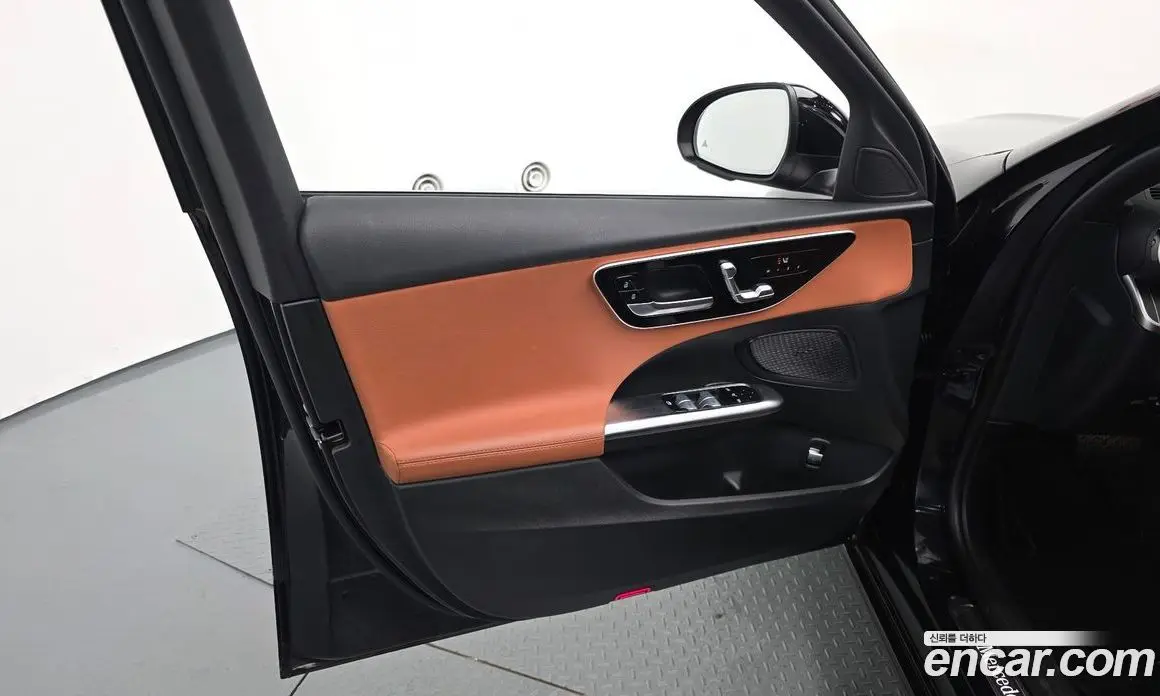 Mercedes-Benz C-Class 2023 2.0 автомат (гидро), фото 14