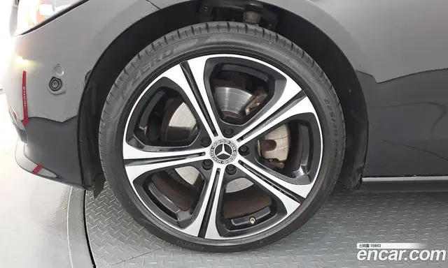 Mercedes-Benz C-Class 2023 2.0 автомат (гидро), миниатюра 5