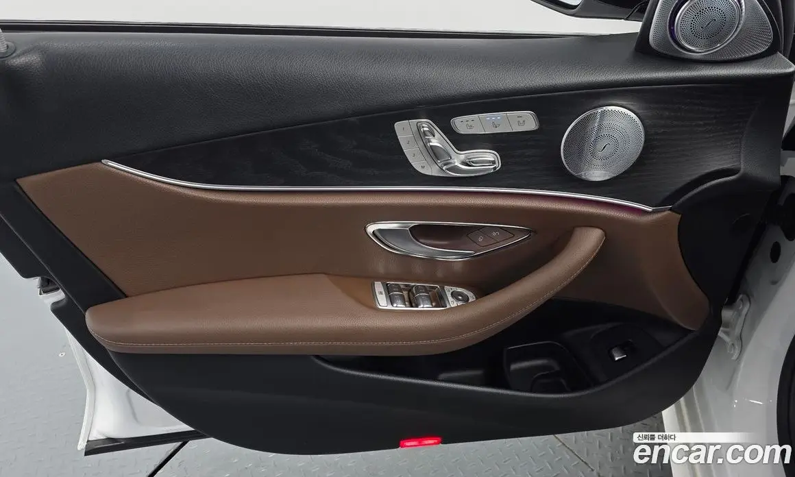 Mercedes-Benz E-Class 2019 2.0 автомат (гидро), фото 14 Mercedes-Benz E-Class 2019 2.0 автомат (гидро), фото 14