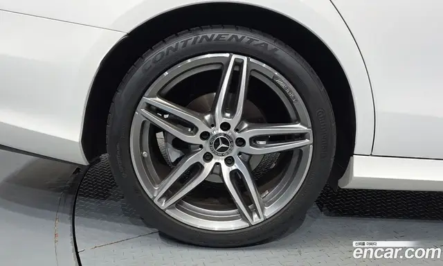 Mercedes-Benz E-Class 2019 2.0 автомат (гидро), миниатюра 7 Mercedes-Benz E-Class 2019 2.0 автомат (гидро), миниатюра 7