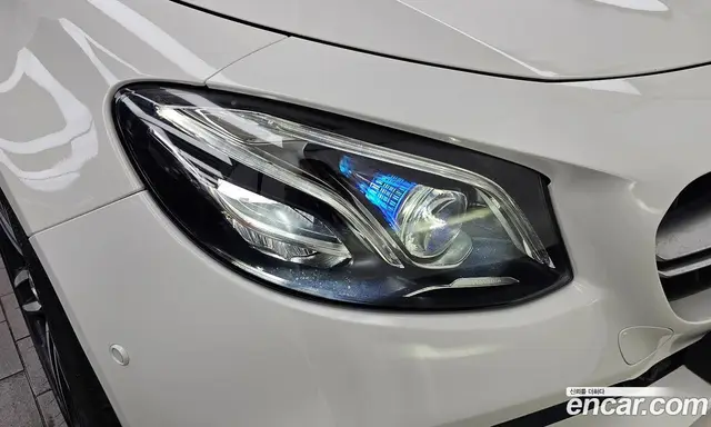 Mercedes-Benz E-Class 2019 4.0 автомат (гидро), миниатюра 8