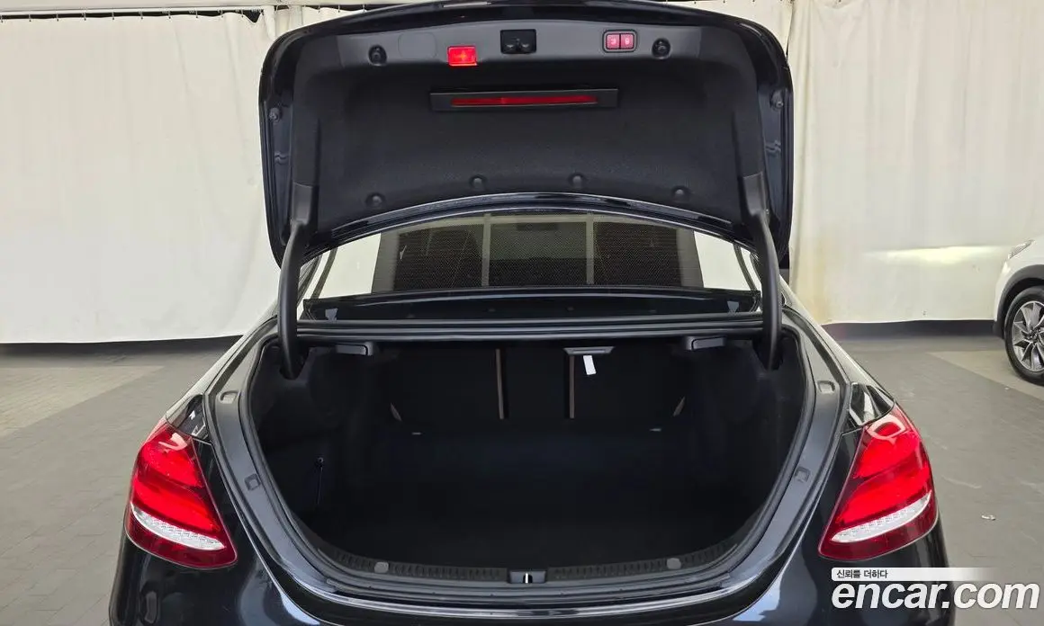 Mercedes-Benz E-Class 2019 2.0 автомат (гидро), фото 26 Mercedes-Benz E-Class 2019 2.0 автомат (гидро), фото 26