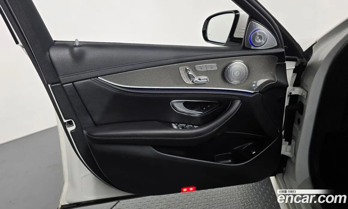 Mercedes-Benz E-Class 2019 2.0 автомат (гидро), фото 14 Mercedes-Benz E-Class 2019 2.0 автомат (гидро), фото 14
