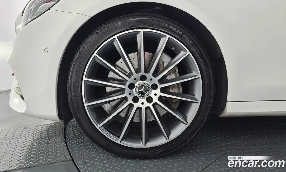 Mercedes-Benz E-Class 2019 2.0 автомат (гидро), фото 5 Mercedes-Benz E-Class 2019 2.0 автомат (гидро), фото 5
