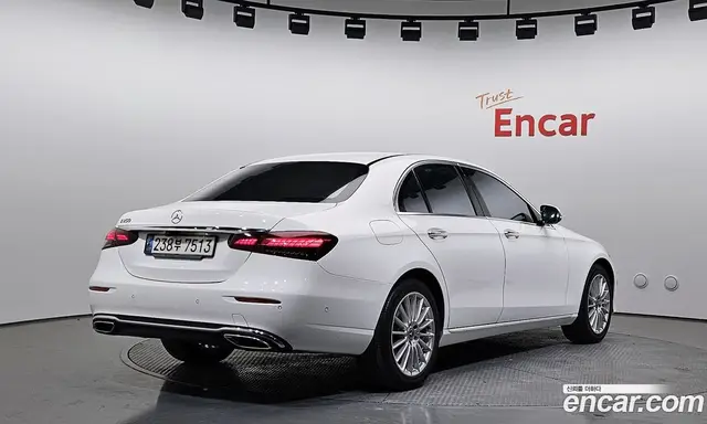 Mercedes-Benz E-Class 2021 2.0 автомат (гидро), миниатюра 2