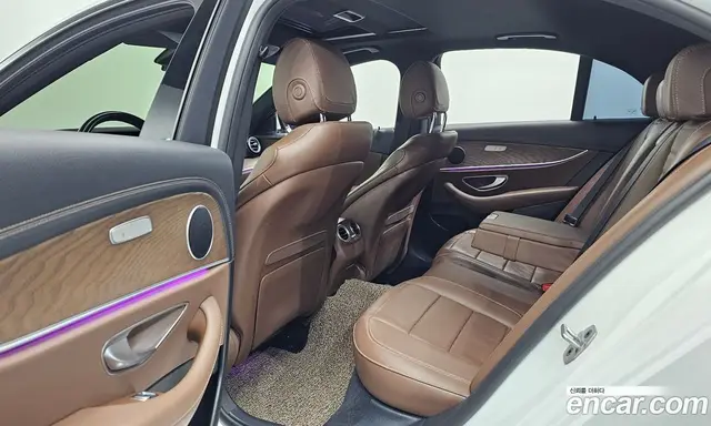 Mercedes-Benz E-Class 2021 2.0 автомат (гидро), миниатюра 12