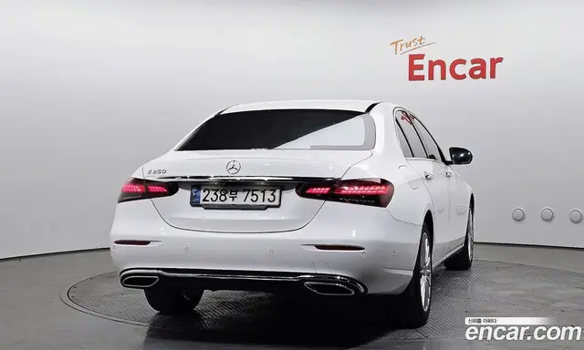 Mercedes-Benz E-Class 2021 2.0 автомат (гидро), миниатюра 4