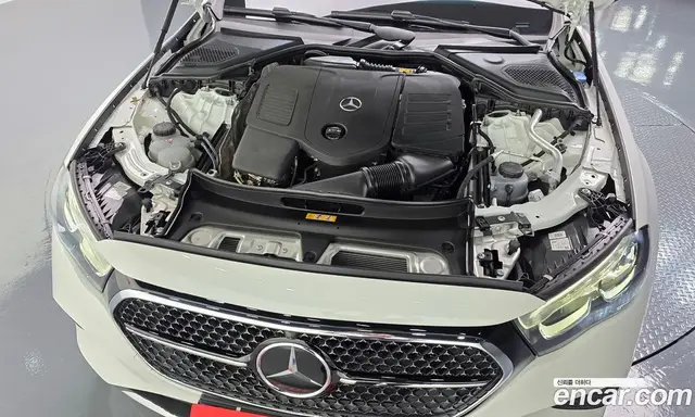 Mercedes-Benz E-Class 2025 2.0 автомат (гидро), миниатюра 6