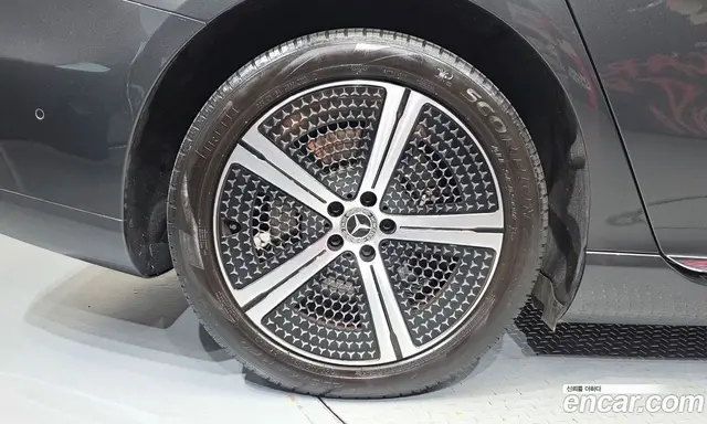 Mercedes-Benz EQS 2022 0.3 автомат (гидро), миниатюра 7