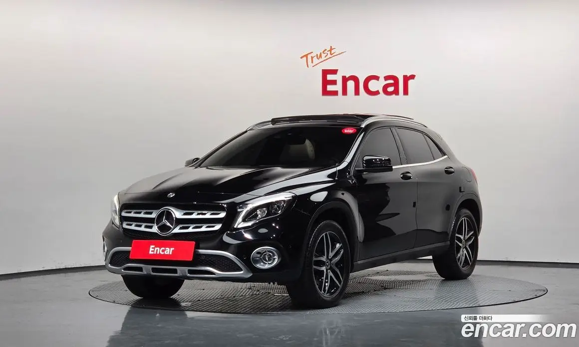 Mercedes-Benz GLA-Class 2019 2.0 автомат (гидро), фото 1 Mercedes-Benz GLA-Class 2019 2.0 автомат (гидро), фото 1