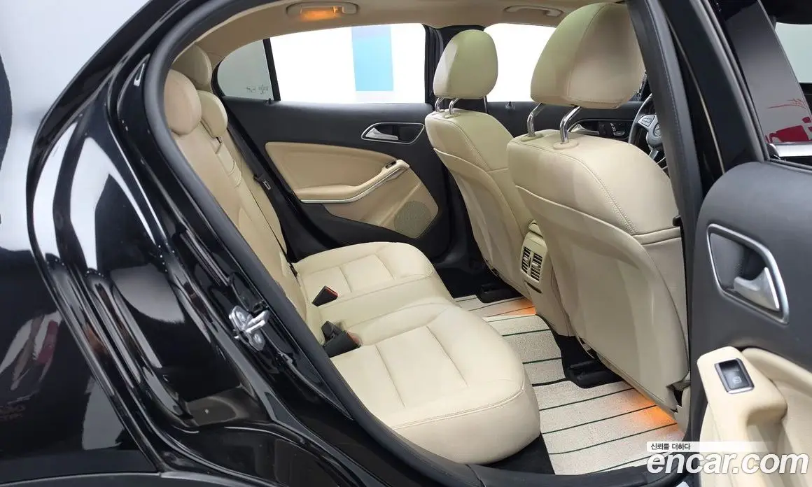 Mercedes-Benz GLA-Class 2019 2.0 автомат (гидро), фото 17 Mercedes-Benz GLA-Class 2019 2.0 автомат (гидро), фото 17