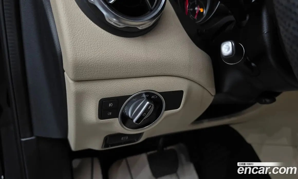 Mercedes-Benz GLA-Class 2019 2.0 автомат (гидро), фото 27 Mercedes-Benz GLA-Class 2019 2.0 автомат (гидро), фото 27
