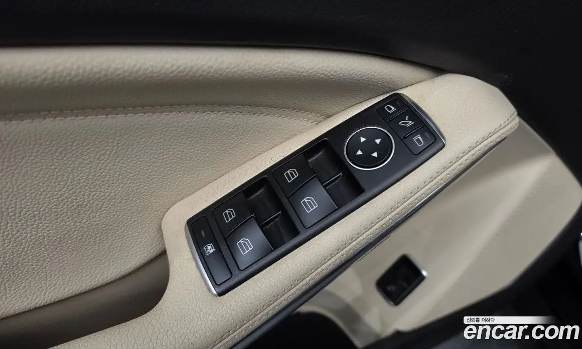 Mercedes-Benz GLA-Class 2019 2.0 автомат (гидро), фото 30 Mercedes-Benz GLA-Class 2019 2.0 автомат (гидро), фото 30