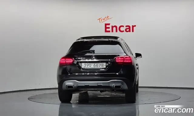 Mercedes-Benz GLA-Class 2019 2.0 автомат (гидро), миниатюра 4 Mercedes-Benz GLA-Class 2019 2.0 автомат (гидро), миниатюра 4