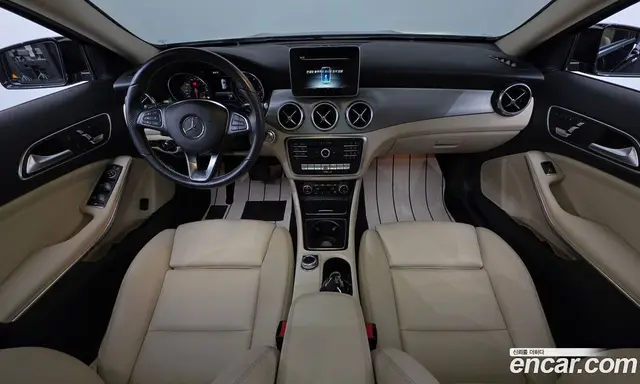 Mercedes-Benz GLA-Class 2019 2.0 автомат (гидро), миниатюра 10 Mercedes-Benz GLA-Class 2019 2.0 автомат (гидро), миниатюра 10