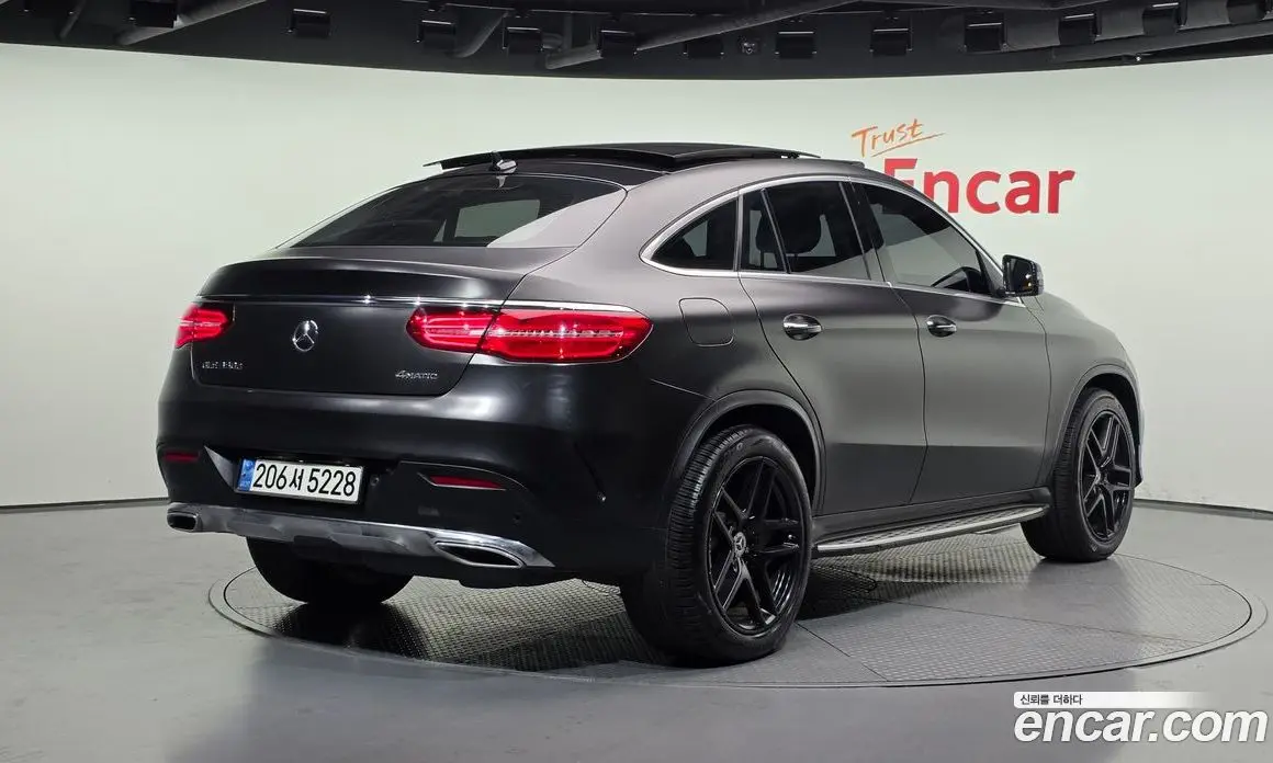Mercedes-Benz GLE-Class 2018 3.0 автомат (гидро), фото 2 Mercedes-Benz GLE-Class 2018 3.0 автомат (гидро), фото 2