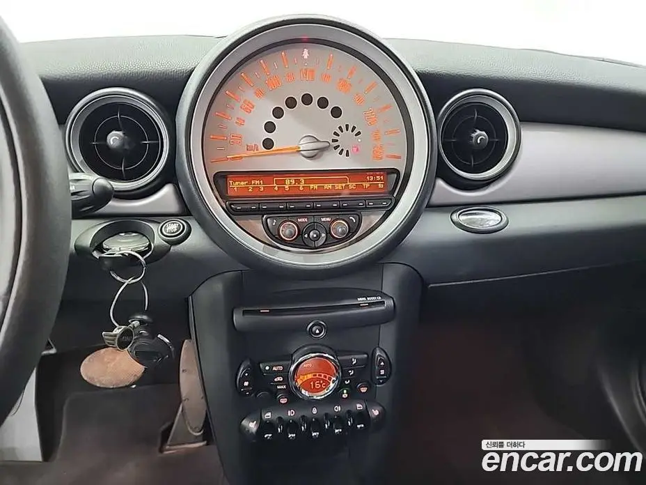 Mini Cooper 2010 1.6 автомат (гидро), фото 10 Mini Cooper 2010 1.6 автомат (гидро), фото 10