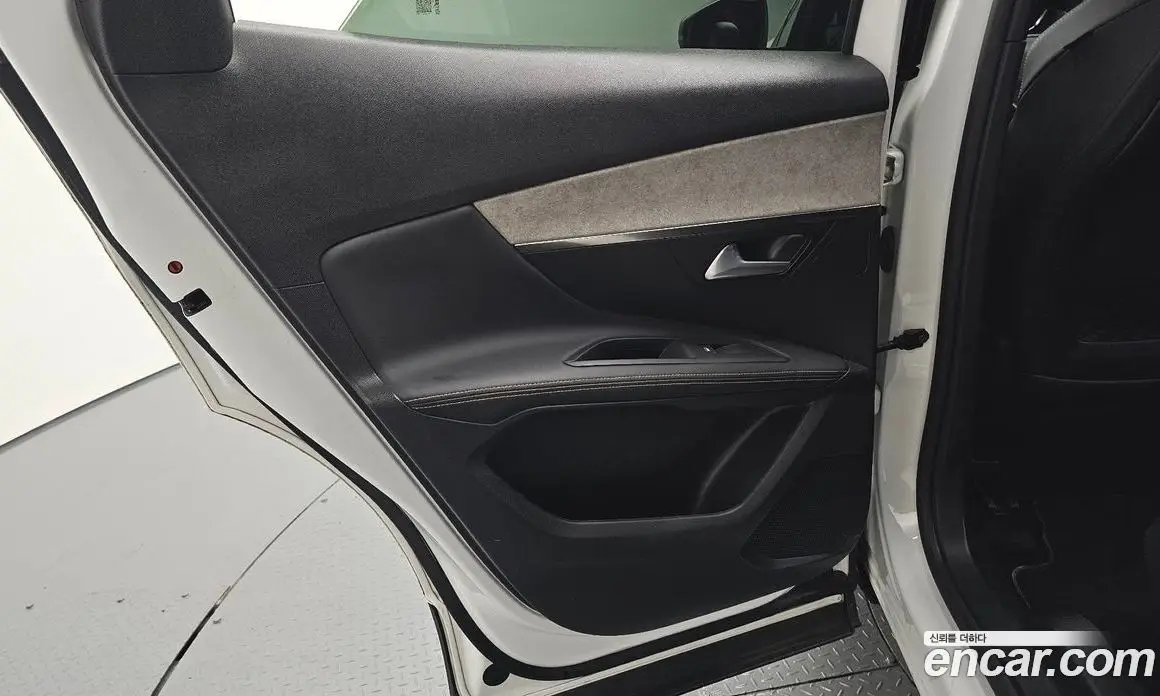 Peugeot 3008 2021 1.5 автомат (гидро), фото 15 Peugeot 3008 2021 1.5 автомат (гидро), фото 15