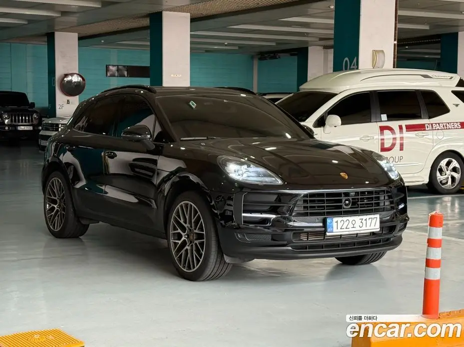 Porsche Macan 2021 2.0 автомат (гидро), фото 1 Porsche Macan 2021 2.0 автомат (гидро), фото 1