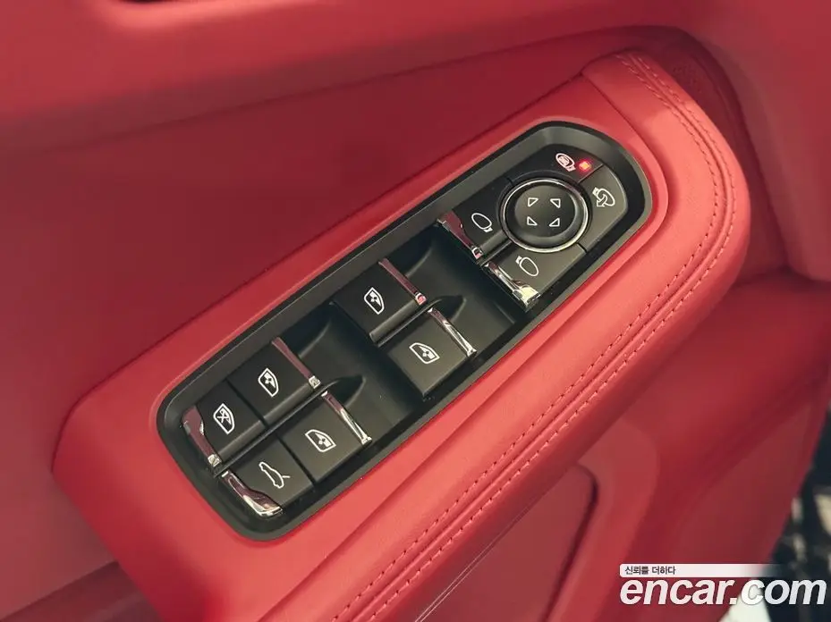 Porsche Macan 2021 2.0 автомат (гидро), фото 17 Porsche Macan 2021 2.0 автомат (гидро), фото 17