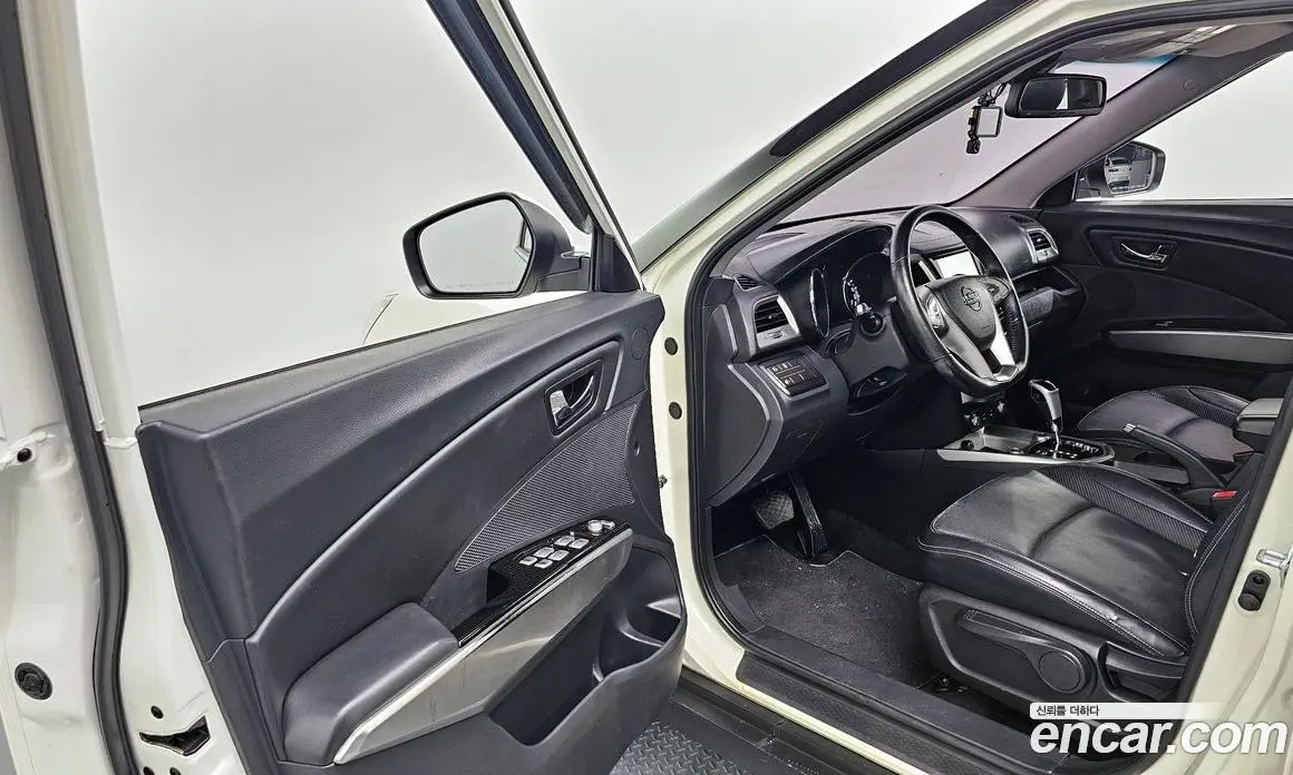 SsangYong TIBOLI 2015 1.6 автомат (гидро), фото 10 SsangYong TIBOLI 2015 1.6 автомат (гидро), фото 10