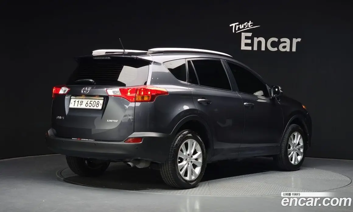 Toyota RAV4 2015 2.5 автомат (гидро), фото 2 Toyota RAV4 2015 2.5 автомат (гидро), фото 2
