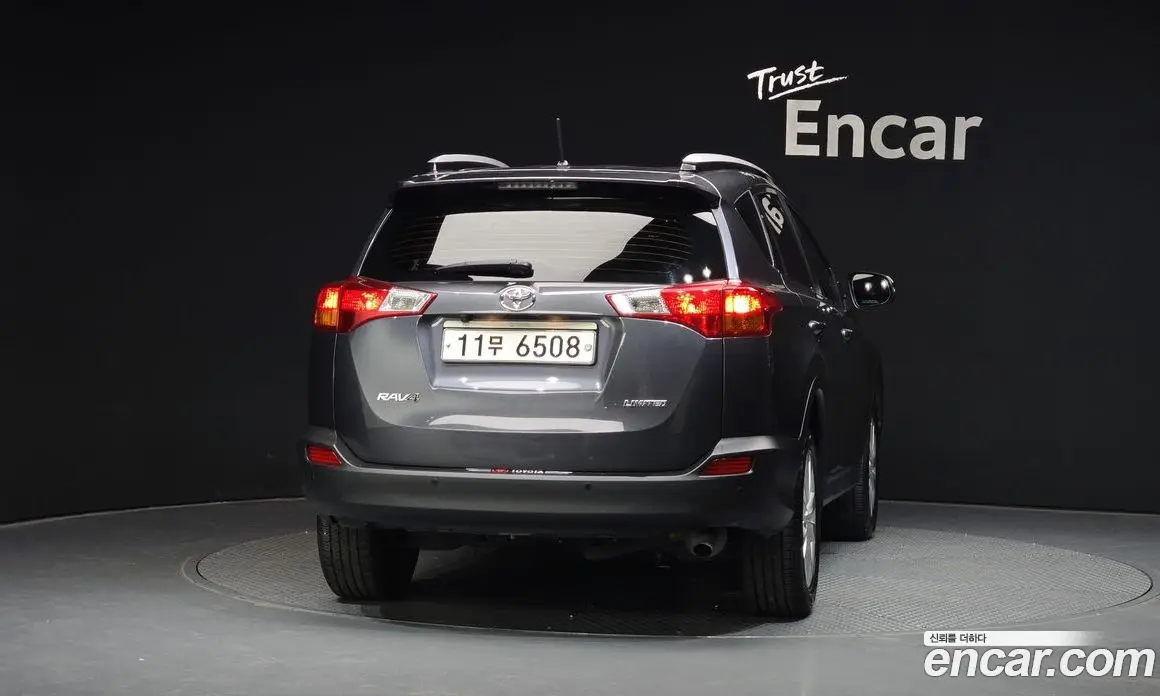 Toyota RAV4 2015 2.5 автомат (гидро), фото 4 Toyota RAV4 2015 2.5 автомат (гидро), фото 4