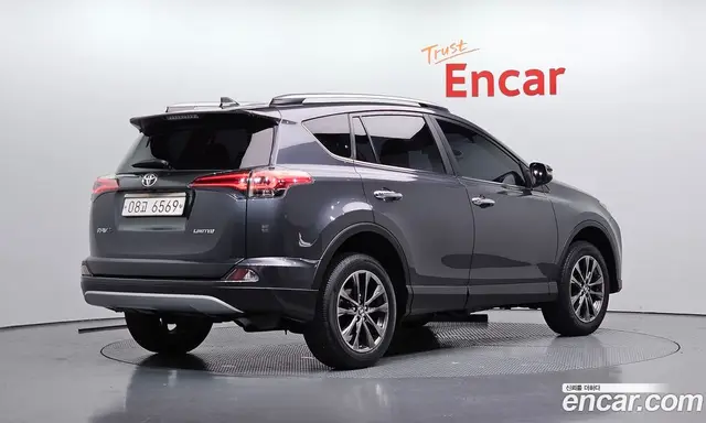 Toyota RAV4 2017 2.5 автомат (гидро), миниатюра 2 Toyota RAV4 2017 2.5 автомат (гидро), миниатюра 2