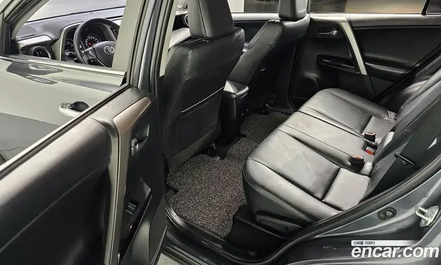Toyota RAV4 2017 2.5 автомат (гидро), миниатюра 11 Toyota RAV4 2017 2.5 автомат (гидро), миниатюра 11