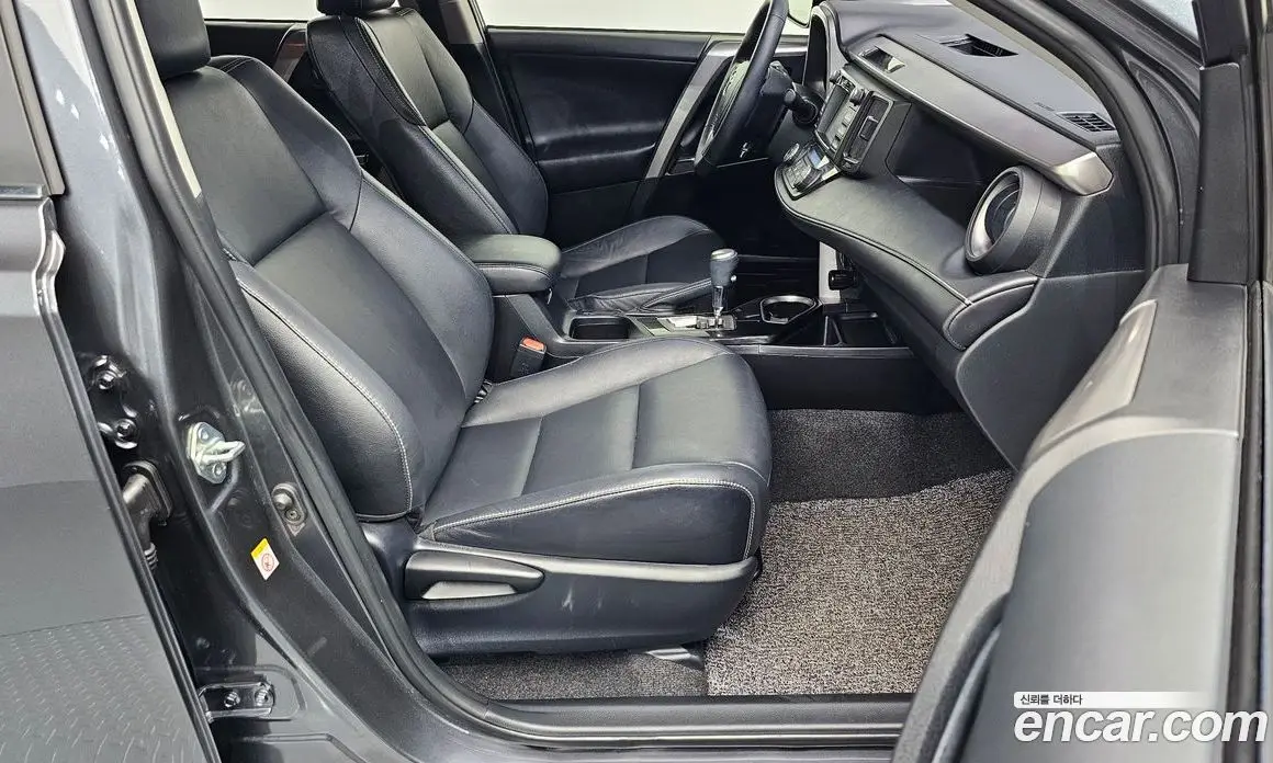 Toyota RAV4 2017 2.5 автомат (гидро), фото 12 Toyota RAV4 2017 2.5 автомат (гидро), фото 12