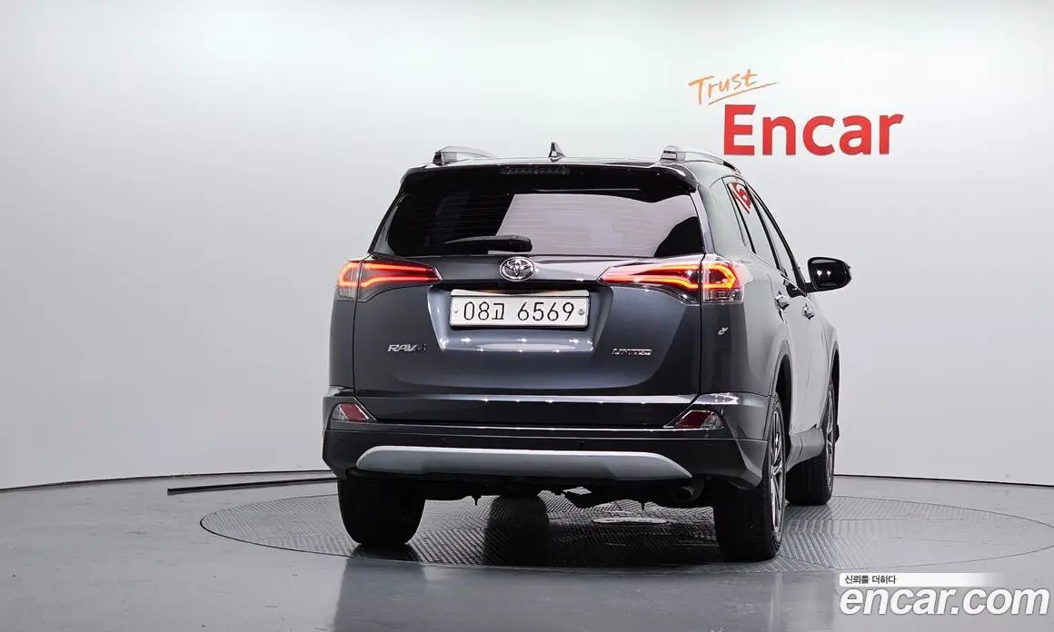 Toyota RAV4 2017 2.5 автомат (гидро), фото 4 Toyota RAV4 2017 2.5 автомат (гидро), фото 4
