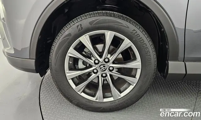 Toyota RAV4 2017 2.5 автомат (гидро), миниатюра 5 Toyota RAV4 2017 2.5 автомат (гидро), миниатюра 5