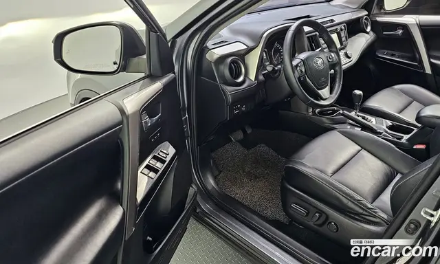 Toyota RAV4 2017 2.5 автомат (гидро), миниатюра 10 Toyota RAV4 2017 2.5 автомат (гидро), миниатюра 10