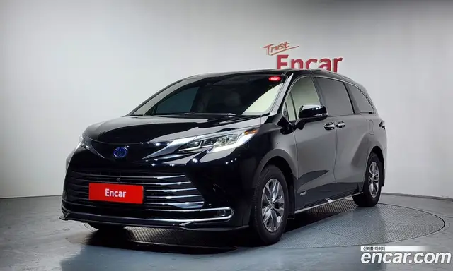 Toyota Sienna 2021 2.5 автомат (гидро), миниатюра 1 Toyota Sienna 2021 2.5 автомат (гидро), миниатюра 1