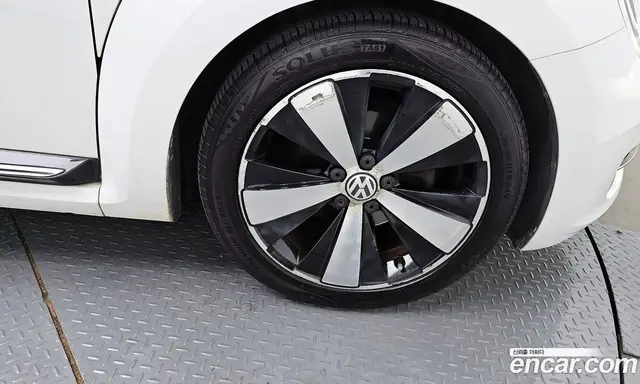 Volkswagen Beatle 2013 2.0 автомат (гидро), миниатюра 5 Volkswagen Beatle 2013 2.0 автомат (гидро), миниатюра 5