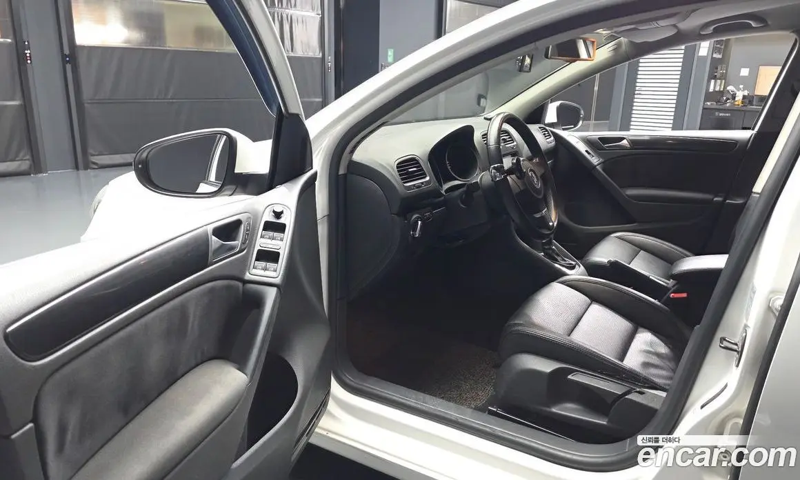 Volkswagen Golf 2012 1.6 автомат (гидро), фото 10 Volkswagen Golf 2012 1.6 автомат (гидро), фото 10