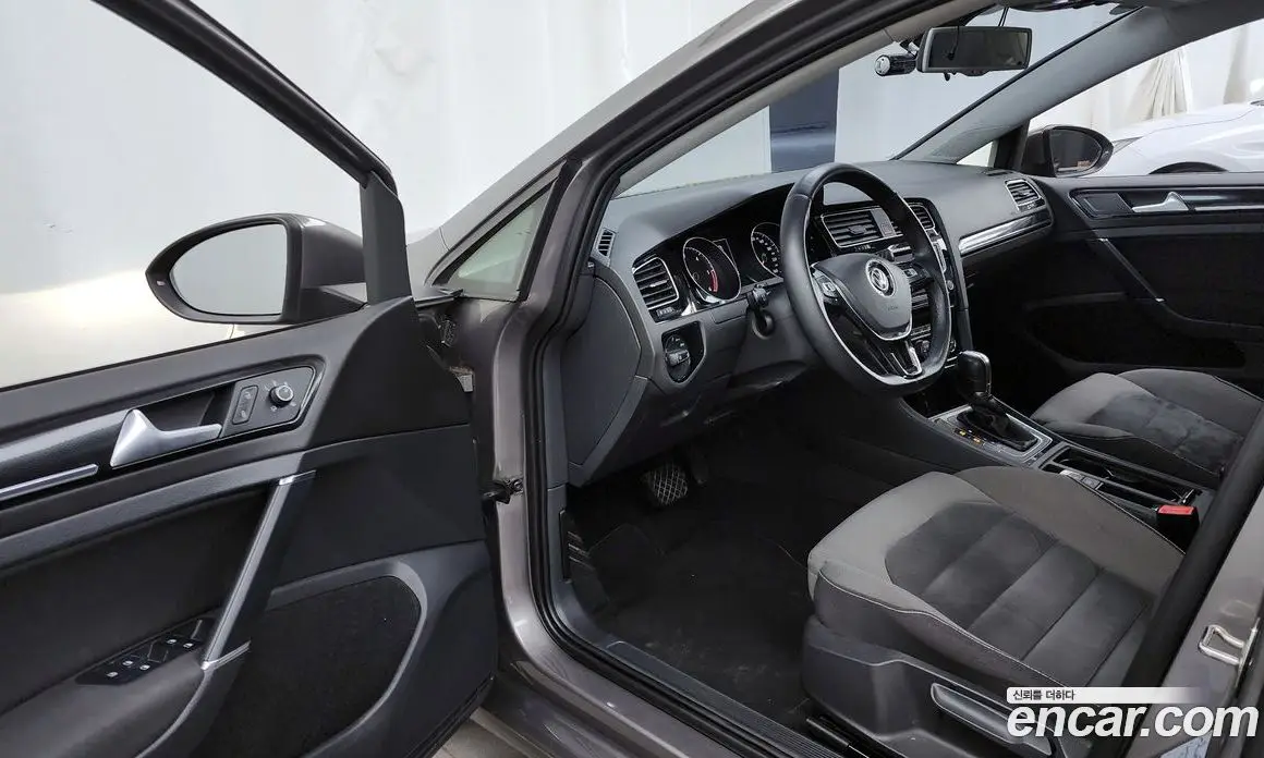 Volkswagen Golf 2013 2.0 автомат (гидро), фото 10 Volkswagen Golf 2013 2.0 автомат (гидро), фото 10