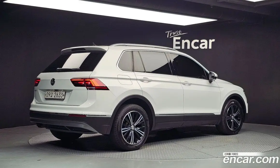 Volkswagen Tiguan 2018 2.0 автомат (гидро), фото 2 Volkswagen Tiguan 2018 2.0 автомат (гидро), фото 2