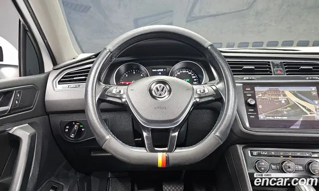 Volkswagen Tiguan 2018 2.0 автомат (гидро), миниатюра 12