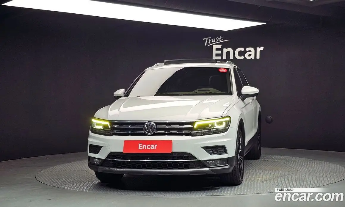 Volkswagen Tiguan 2018 2.0 автомат (гидро), фото 3 Volkswagen Tiguan 2018 2.0 автомат (гидро), фото 3
