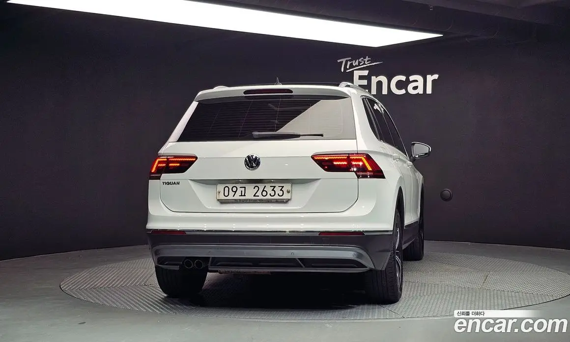 Volkswagen Tiguan 2018 2.0 автомат (гидро), фото 4 Volkswagen Tiguan 2018 2.0 автомат (гидро), фото 4