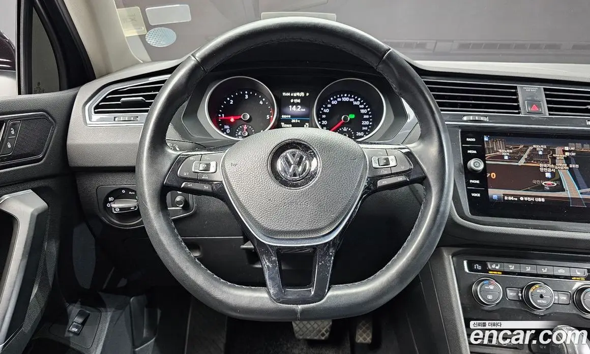 Volkswagen Tiguan 2018 2.0 автомат (гидро), фото 13 Volkswagen Tiguan 2018 2.0 автомат (гидро), фото 13