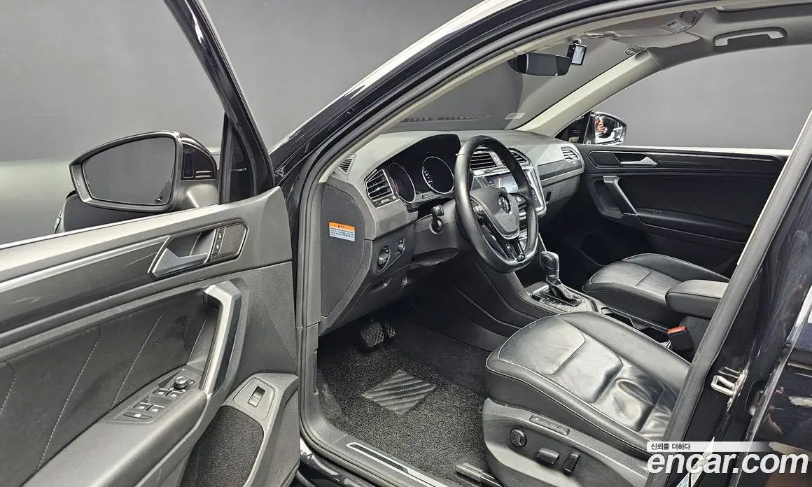 Volkswagen Tiguan 2018 2.0 автомат (гидро), фото 10 Volkswagen Tiguan 2018 2.0 автомат (гидро), фото 10