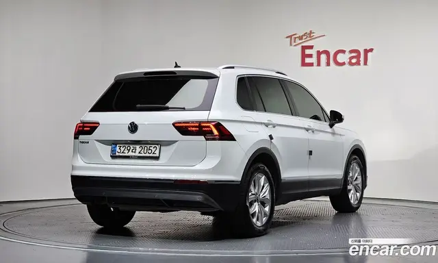 Volkswagen Tiguan 2020 2.0 автомат (гидро), миниатюра 2 Volkswagen Tiguan 2020 2.0 автомат (гидро), миниатюра 2