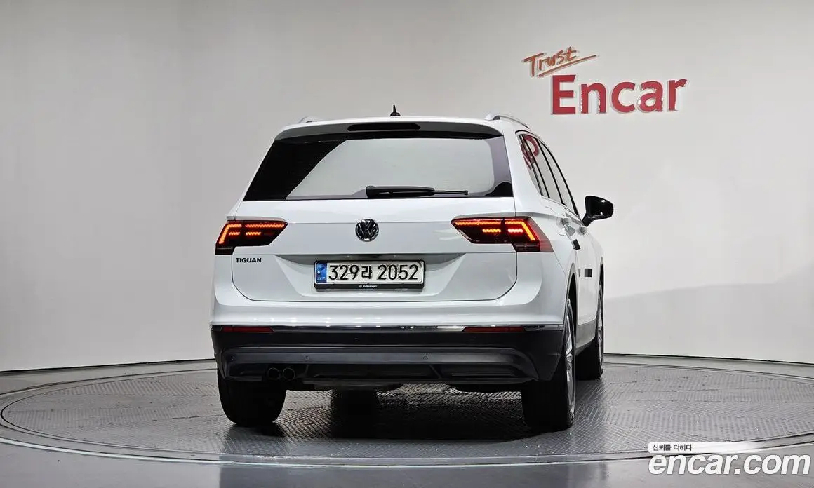 Volkswagen Tiguan 2020 2.0 автомат (гидро), фото 4 Volkswagen Tiguan 2020 2.0 автомат (гидро), фото 4